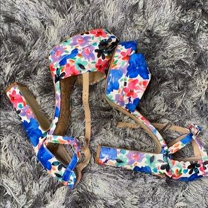 GIANNI BINI FLORAL PLATFORM HEEL/SANDAL